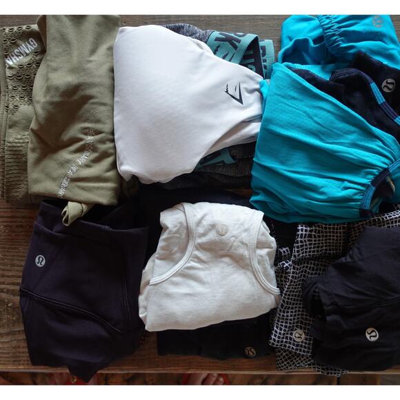 Lululemon Gymshark Activewear Lot Womens Mixed XS-8 Leggings Bras Tanks Reseller - Picture 4 of 4